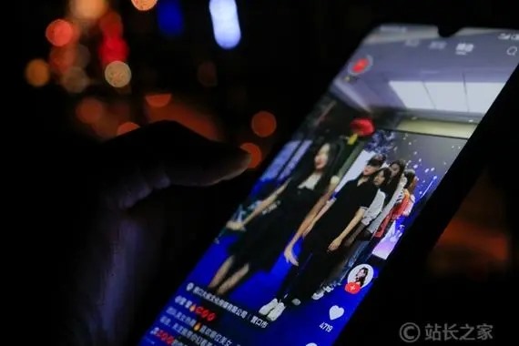 有些人要花4000元买我的快手号是骗子吗？